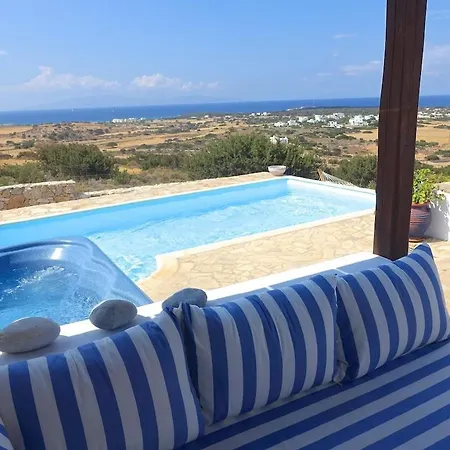 E - Kamari Village *