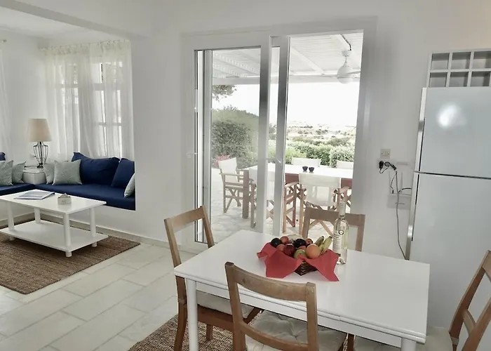 E - Kamari Village *